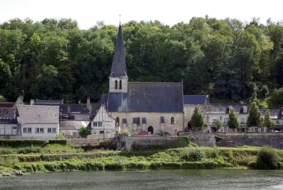 הכנסייה הרומנסקית Saint-Gervais ו-Saint-Protais ב-Savonnières