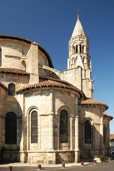 הכנסייה הקולגיאלית של Saint-Léonard-de-Noblat