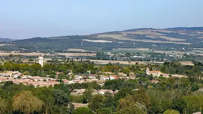 הכפר Labastide-d'Anjou בלורגה; אין תמונה חופשית של השאטו