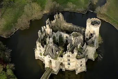 חורבות Château de la Mothe-Chandeniers