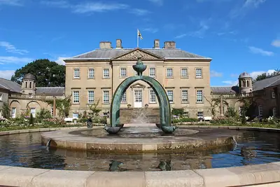 המזרקה בשטחי Dumfries House