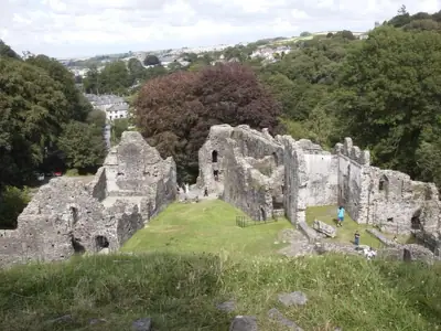 חורבות Okehampton Castle
