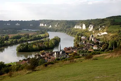 Le Petit-Andely ונהר הסן במבט מ-Château-Gaillard