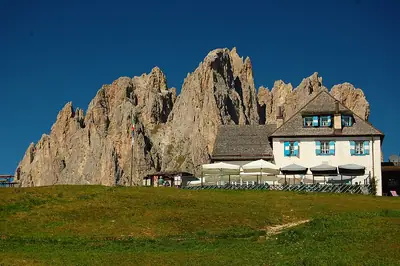 בקתת Ciampedie מעל Vigo di Fassa