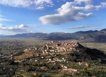 פנורמה של טג'אנו ועמק Vallo di Diano