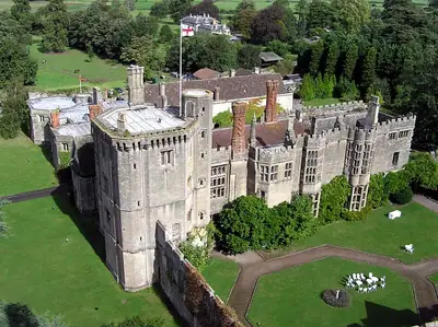 Thornbury Castle במבט ממגדל כנסיית St Mary