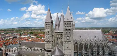 פנורמה של קתדרלת Tournai